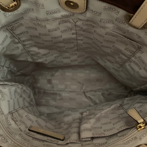 Michael Kors Signature Mirror Metallic Tote - Picture 7 of 14